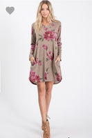 Floral vneck dress with pockets